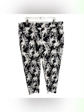 Penningtons NWT Black & White Floral Cropped Pants Size Xl